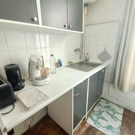 Le Nid De Demolombe *